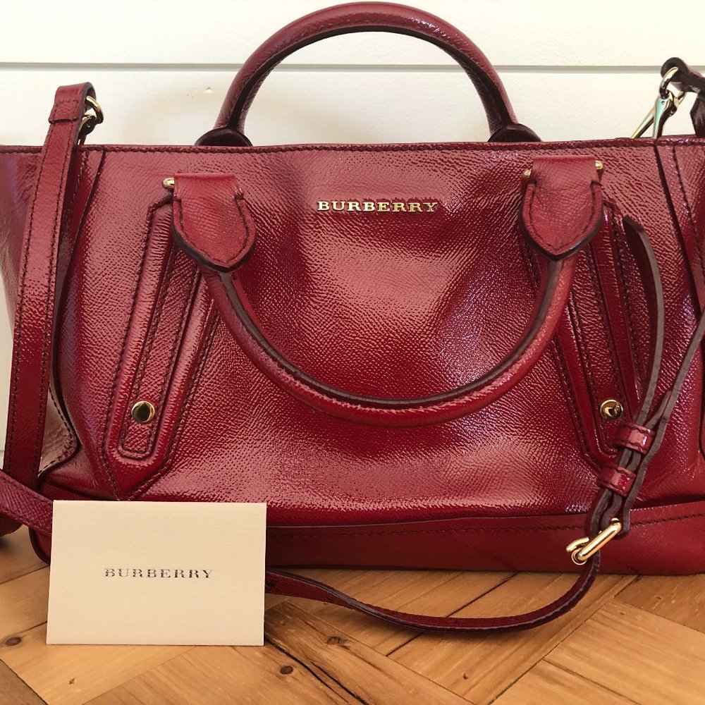 Burberry Burgundy Red Patent Calf Grain Leather Convertable Handbag Tote Italy